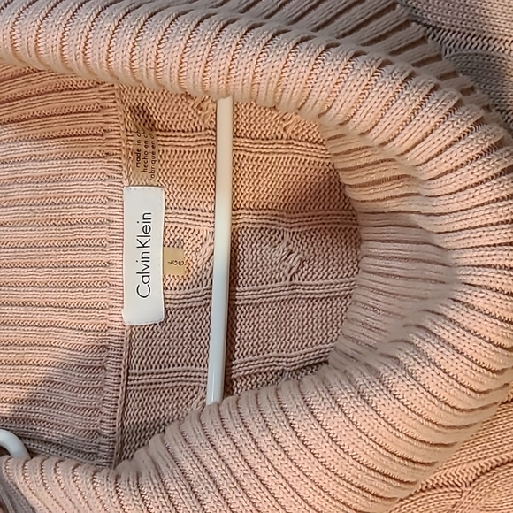 Calvin Klein, oversized sweater size large - Picture 2 of 4
